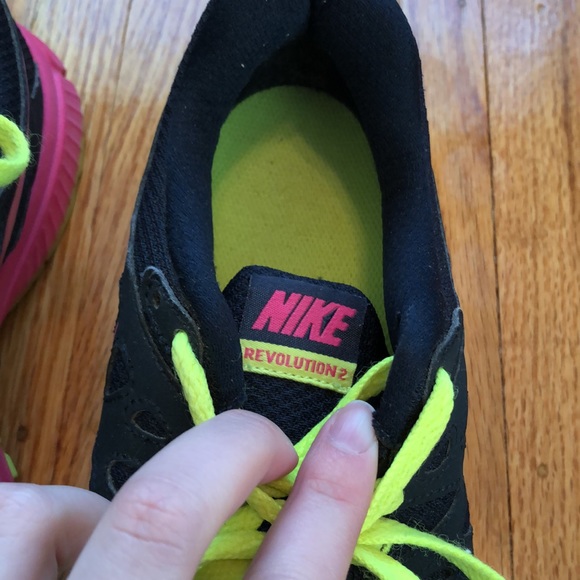 *SOLD* Women’s Nike Revolution 2 Running Shoes - Picture 6 of 8